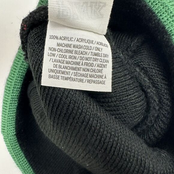 Victorias Secret PINK Beanie Hat Winter Cap Black Red Snowflakes Knit - Picture 10 of 10